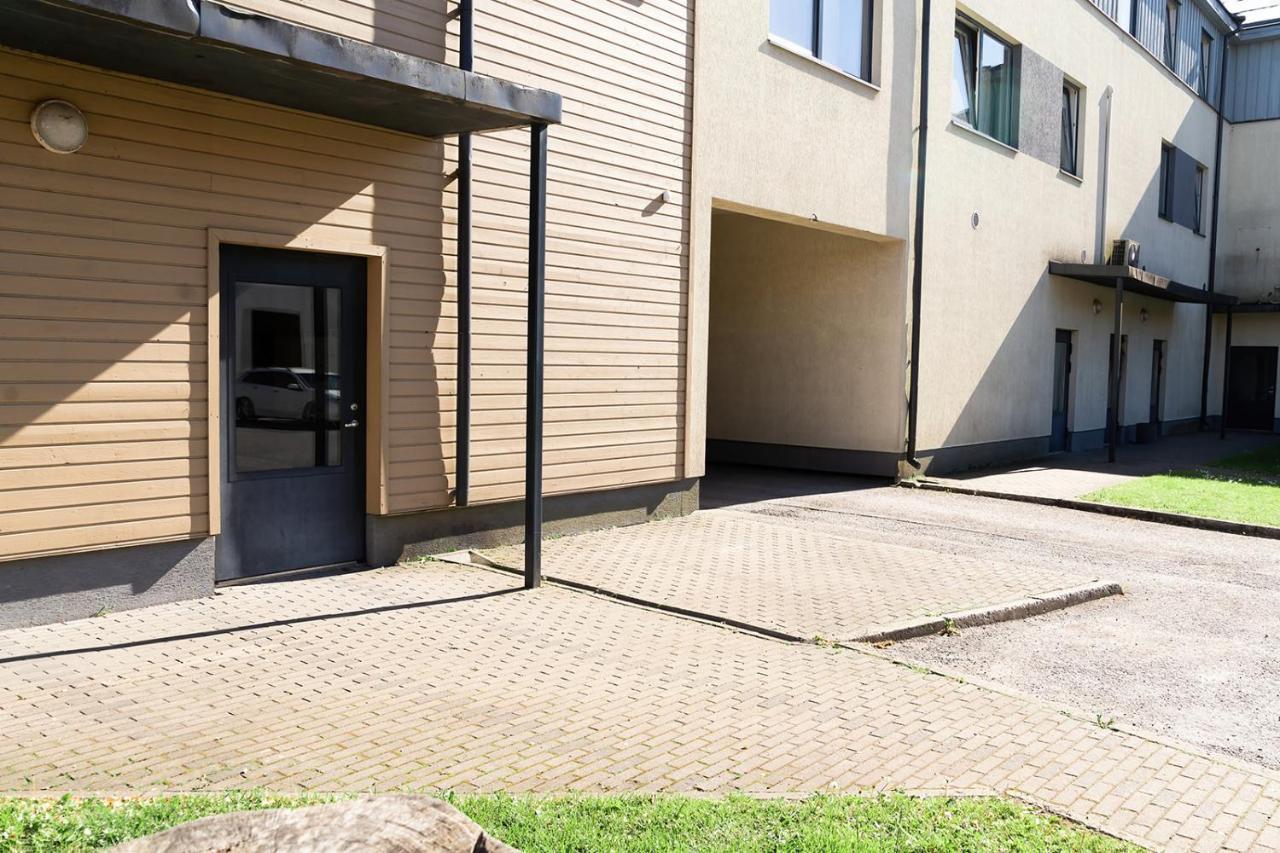 Kalevite Kodu 2-Toaline Apartment! Kuressaare Dış mekan fotoğraf