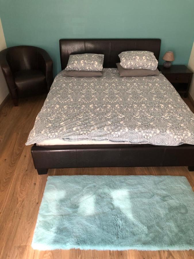 Kalevite Kodu 2-Toaline Apartment! Kuressaare Dış mekan fotoğraf
